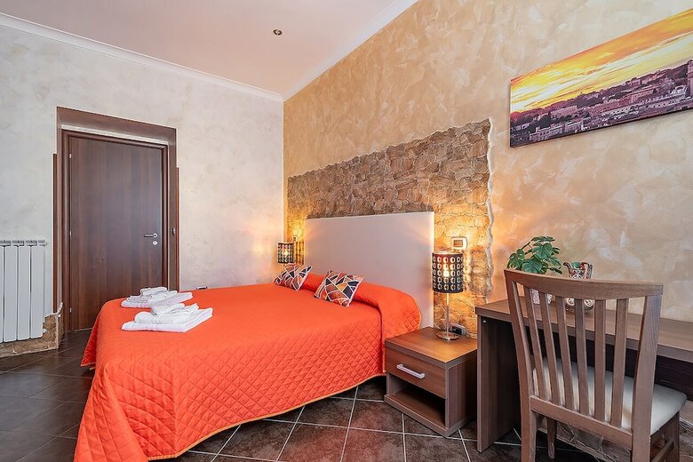 Room In B&B - Alis Laura Guest House B&B