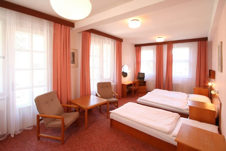 Hotel L�ze?sk� L�?ebna M�nes