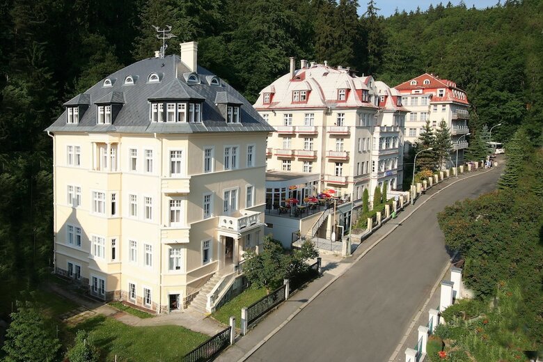 Hotel L�ze?sk� L�?ebna M�nes