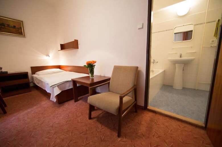 Hotel L�ze?sk� L�?ebna M�nes
