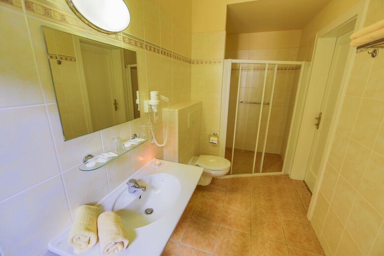 Hotel L�ze?sk� L�?ebna M�nes