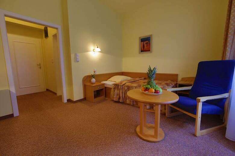 Hotel L�ze?sk� L�?ebna M�nes
