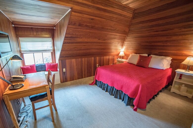 Night Swan Intracoastal B&B