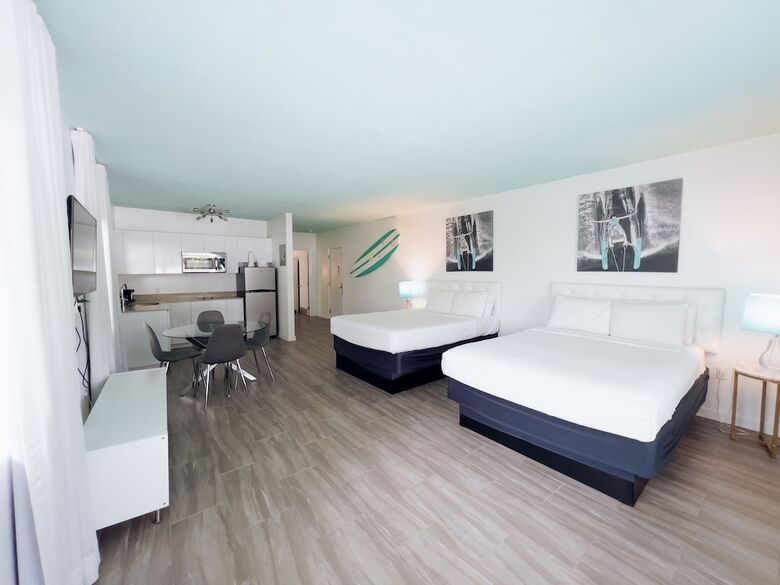 Aqua Hotel