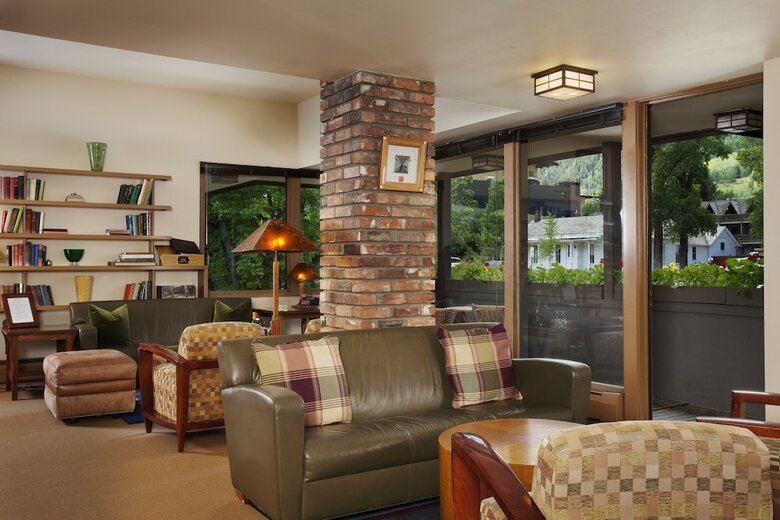 Bed & Breakfast Hearthstone House
