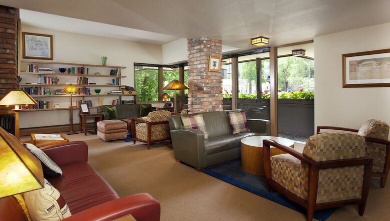 Bed & Breakfast Hearthstone House