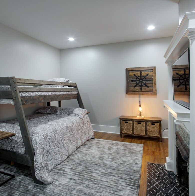 Hotel Huge 5 Bedroom 5 Bath Home In Savannah