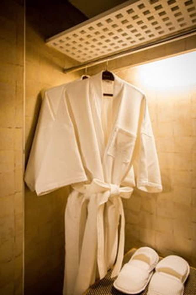 Hotel Ramada By Wyndham Bangkok Chaophya Park