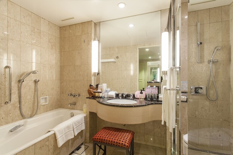 Kobe Bay Sheraton Hotel & Towers