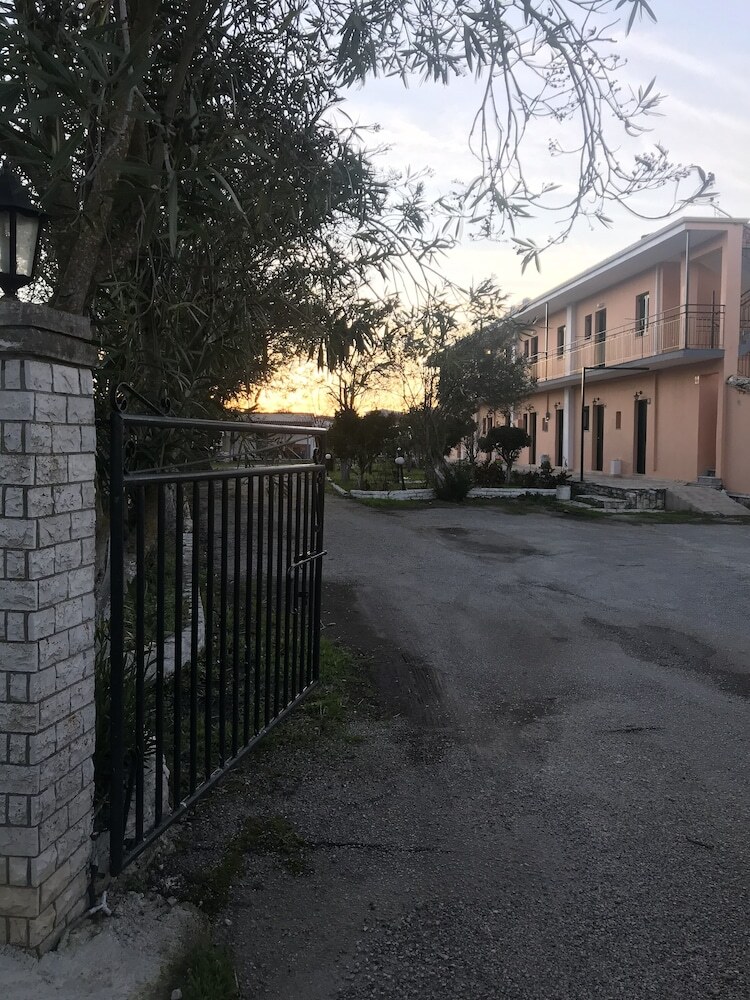 Room-banos Apartments And Swimming Pool