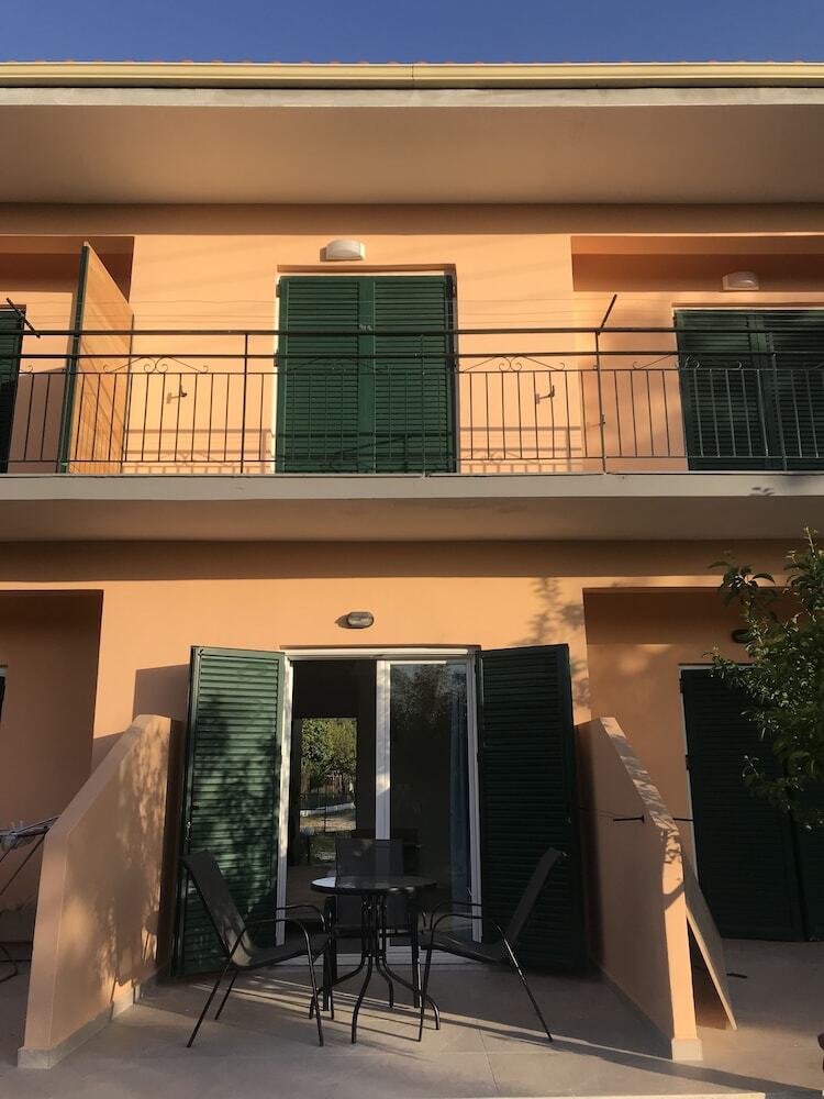 Room-banos Apartments And Swimming Pool