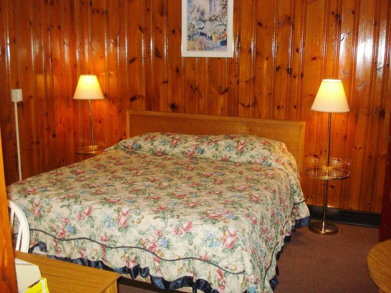 Motel Black Forest Inn Of Adamstown