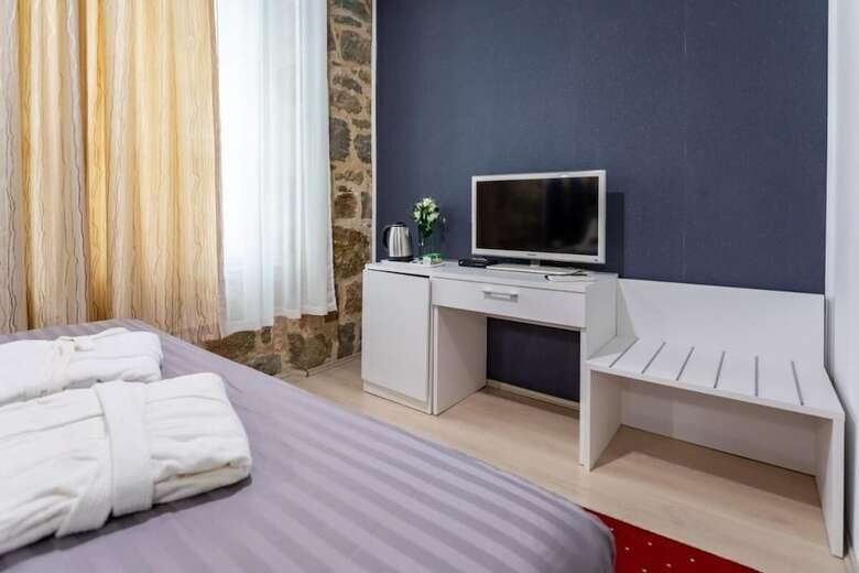 Castle View In Deluxe Room - Hotel Rose Split