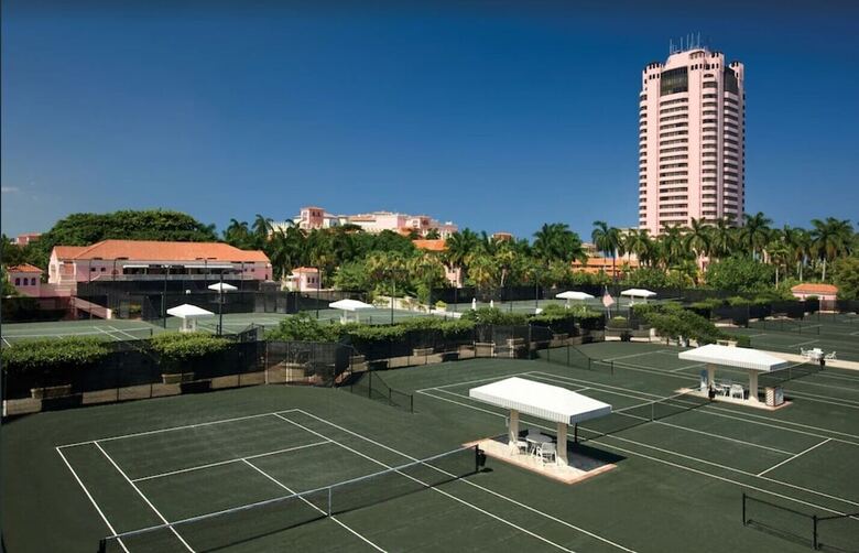 Hotel Bungalows At The Boca Raton