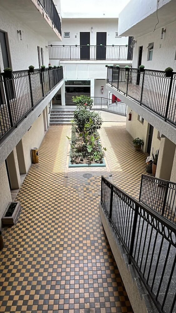 Hotel Gallo Rubio