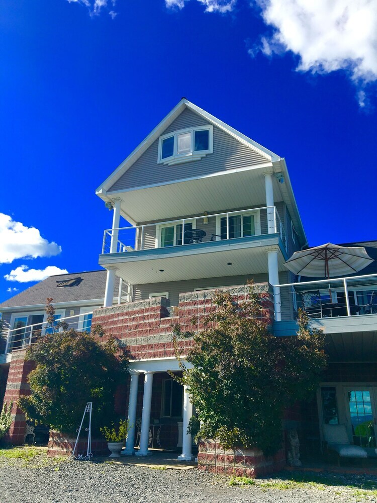 Cayuga�lake�inn Ithaca Hotel�alt