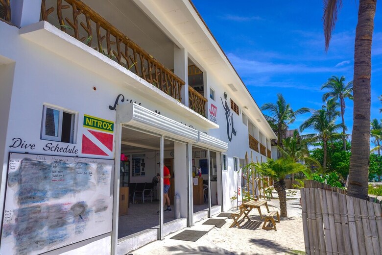 Hotel Little Mermaid Dive Resort By Cocotel