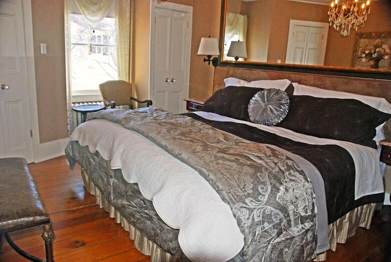 Apple Tree Historic B&B