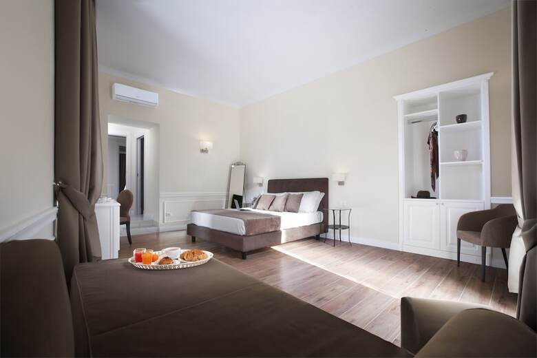 La Fontanina Suites