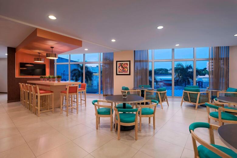 Hotel Fairfield By Marriott San Salvador