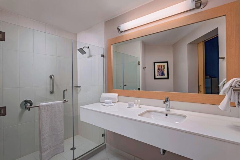Hotel Fairfield By Marriott San Salvador