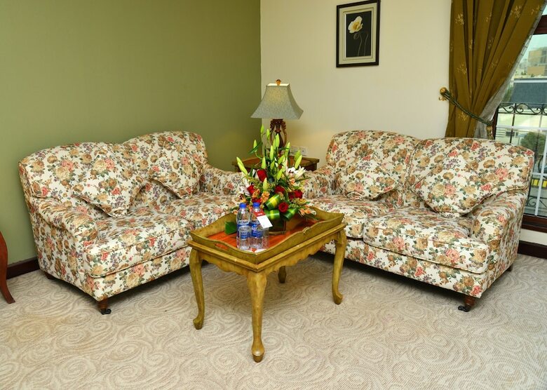 Hotel The Convention Center & Royal Suites