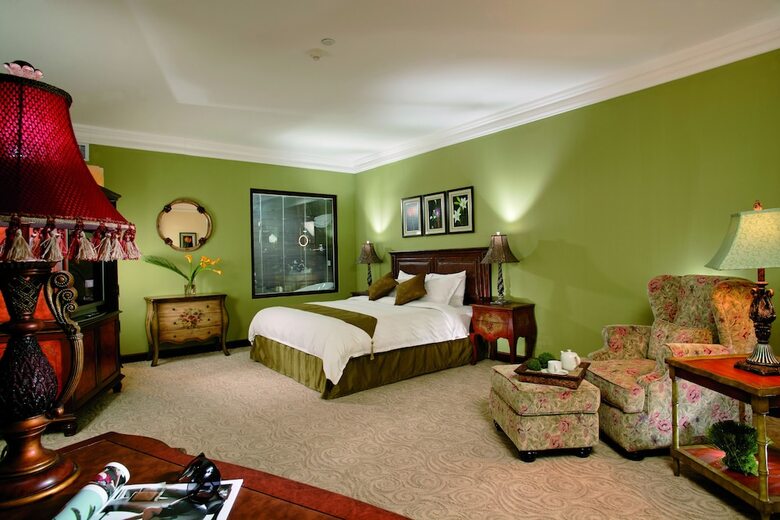 Hotel The Convention Center & Royal Suites