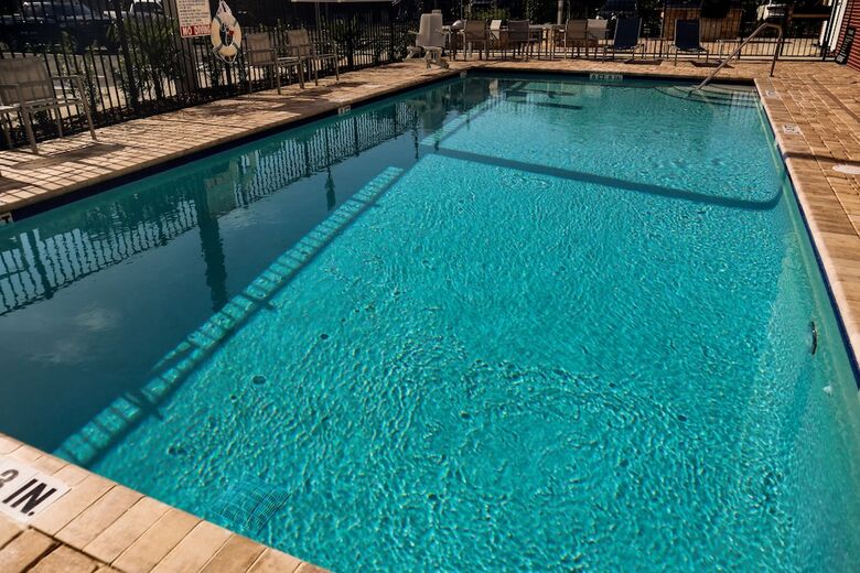 Hotel Comfort Suites Gainesville Near University
