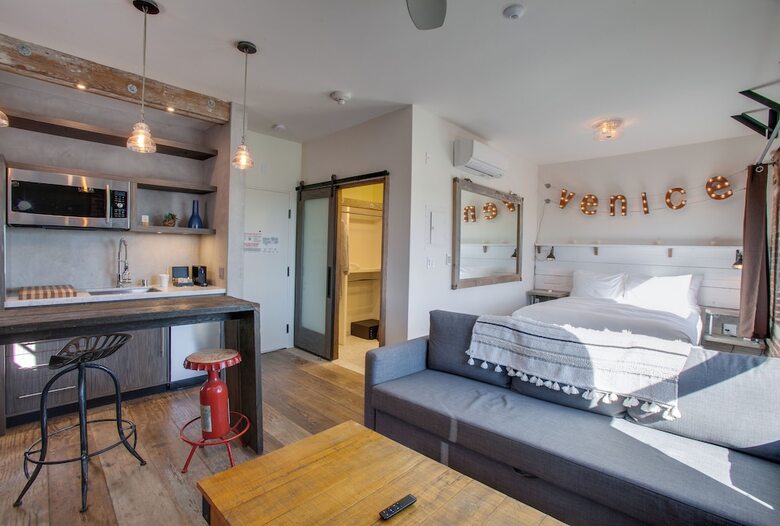 Venice V Hotel