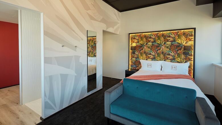 Hotel Sky Cape Town