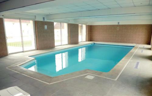 Holiday Home Les Pr�s J-767