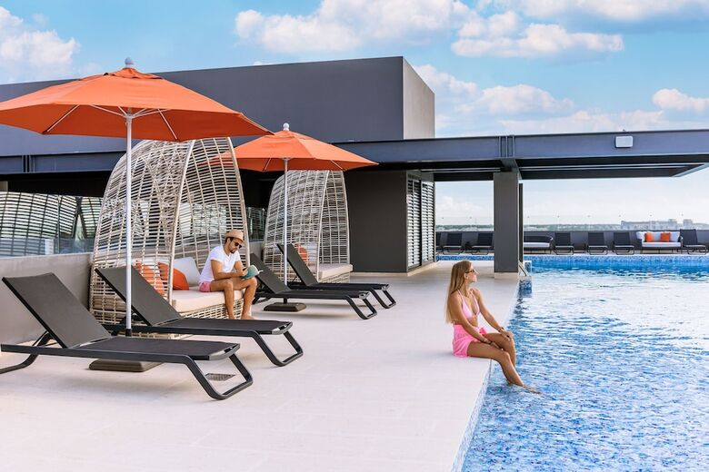 Apartamentos Singular Dream Beach Residences