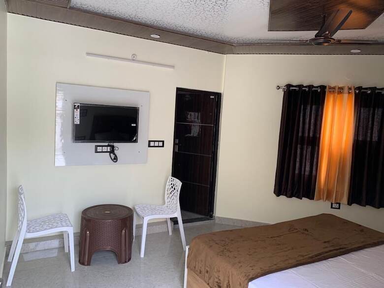 Hotel The Tapovan Residency
