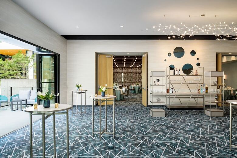 Astra Hotel, Seattle, A Tribute Portfolio Hotel By Marriott