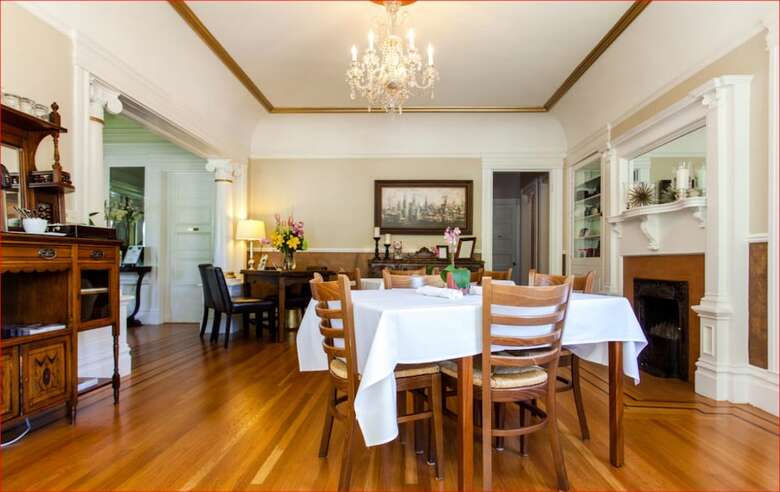 Bed & Breakfast 1801 First Luxury Inn