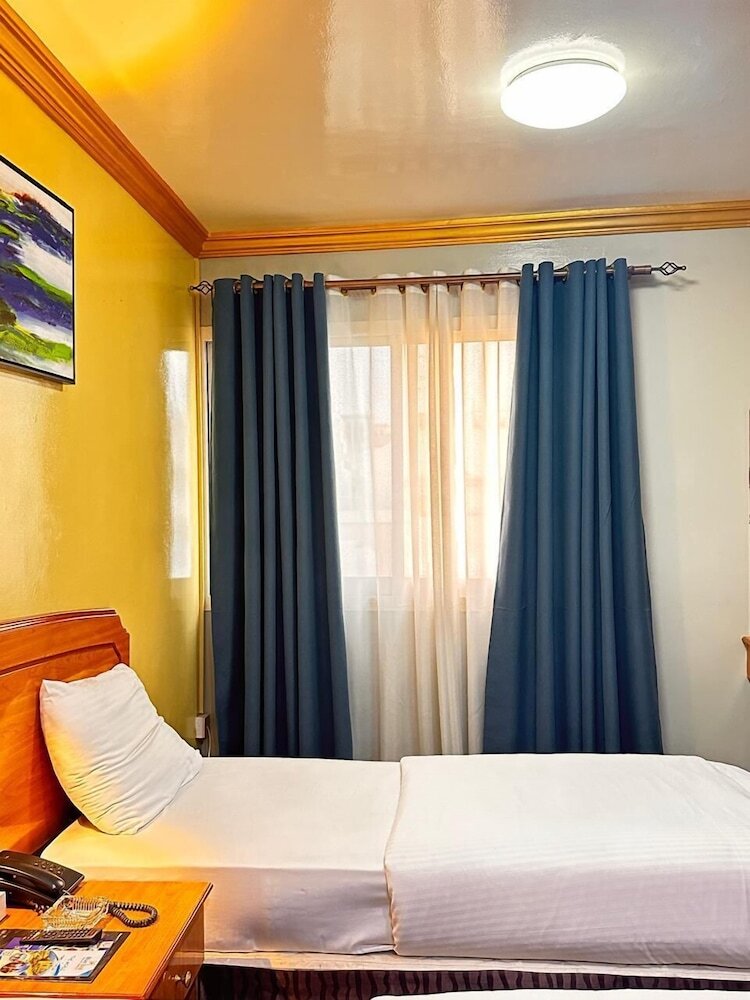 Maaeen Hotel
