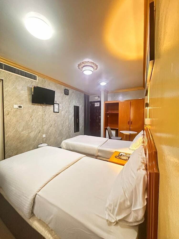 Maaeen Hotel