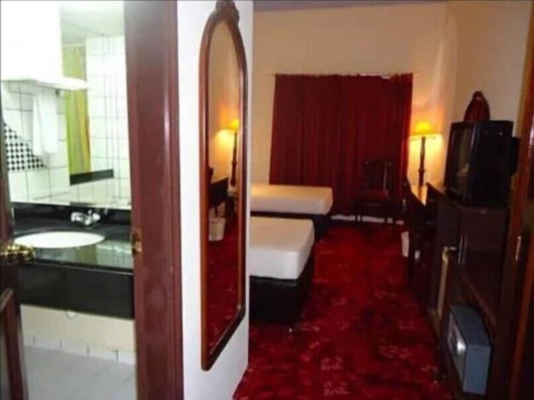 Al Commodore Hotel