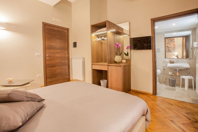 Bed & Breakfast Deluxe Room Naples City Center
