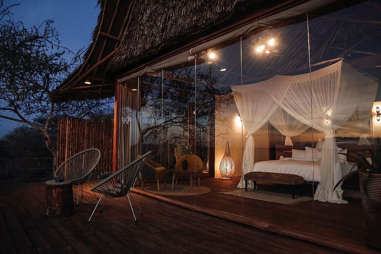 Hotel Lions Bluff Lodge