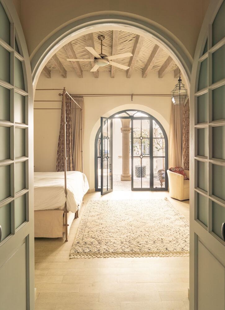 Hotel Casa Delphine