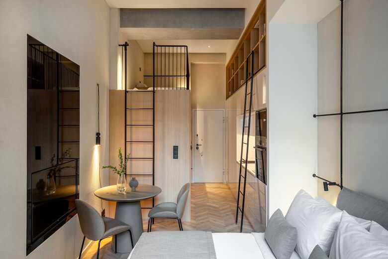 The Newel Psychiko