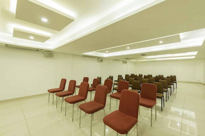 Hotel Dbr Suites