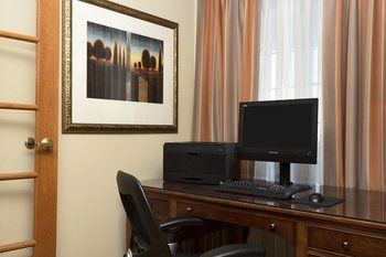 Posada Country Inn & Suites Maumee Toledo