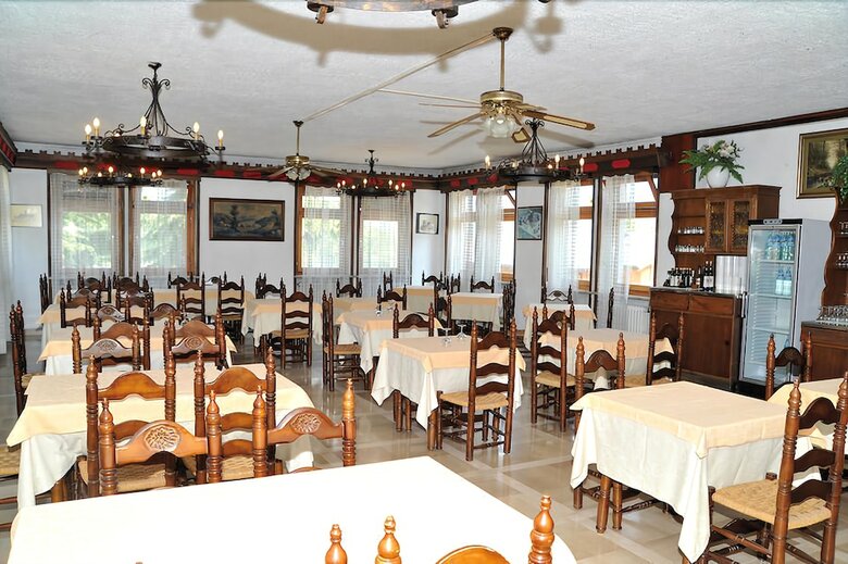 Hotel Dujany