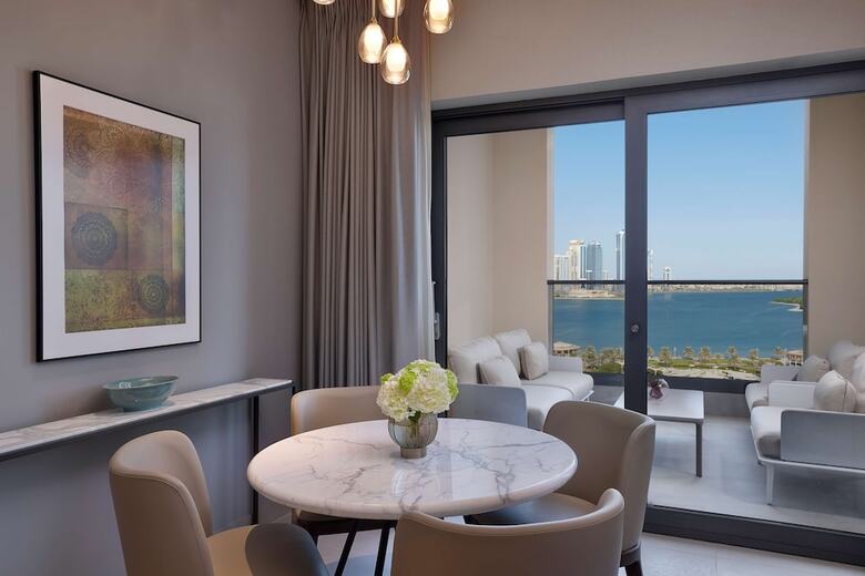 Doubletree By Hilton Sharjah Waterfront Hotel & Residences