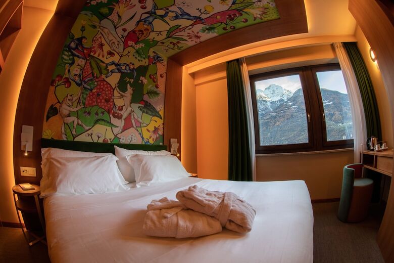 Omama Hotel