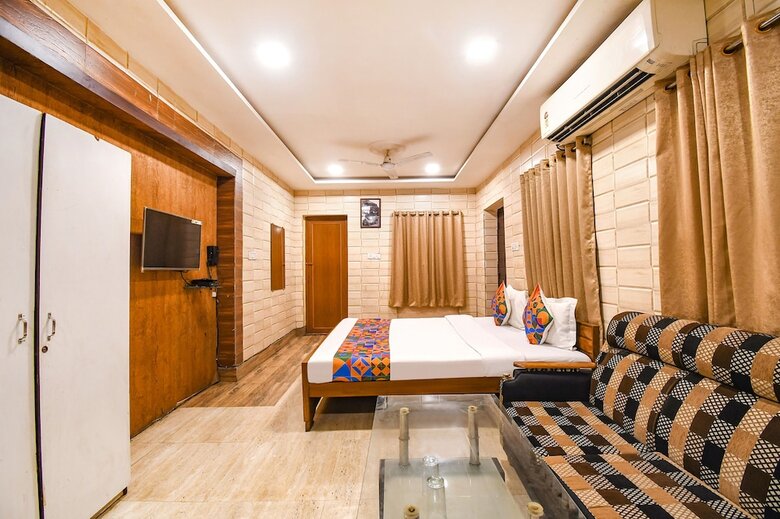 Fabhotel Golden Suites