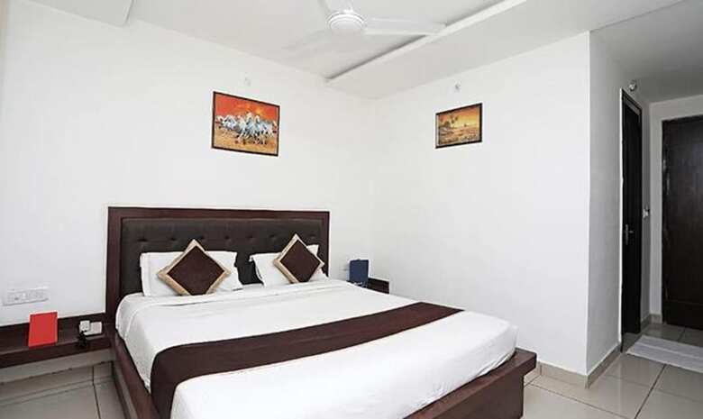 Fabhotel Taj Castle