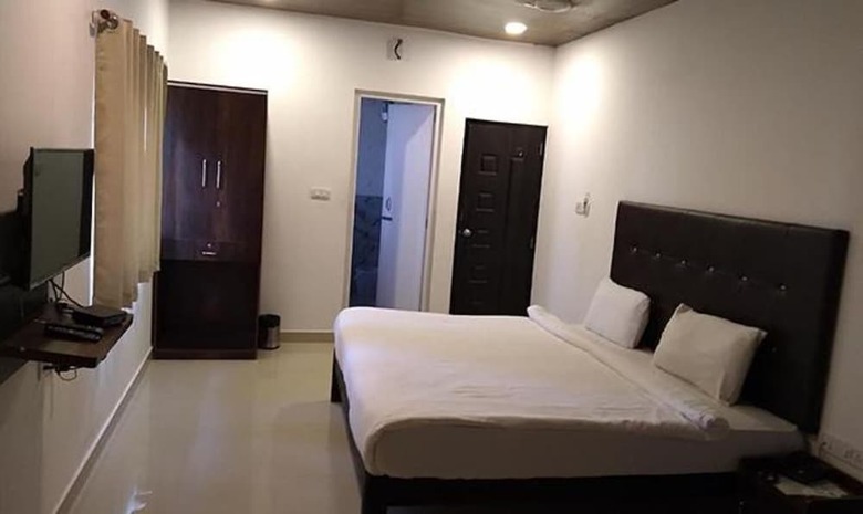Hotel Fabexpress Balaji Inn